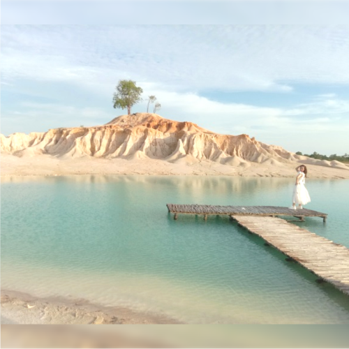 Bintan Blue Lake and Mini Desert Tour